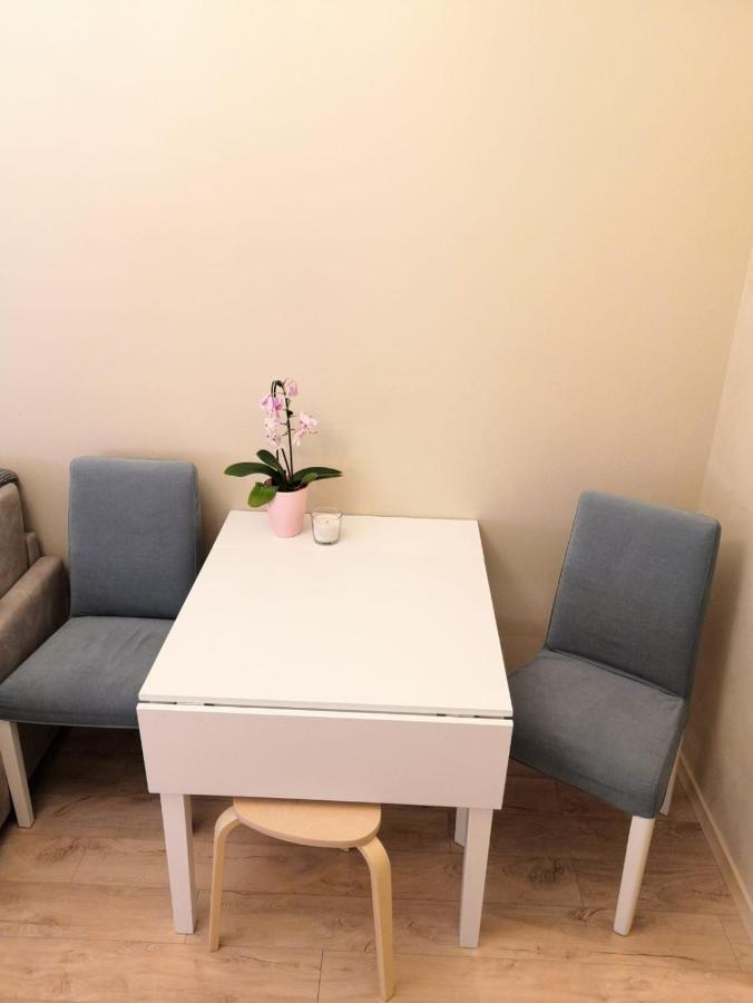 Cosy One Seperate Bedroom Apartment In City Center, Perfect For Family Trip. Riga Exteriér fotografie